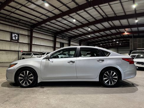 Used 2017 Nissan Altima 2.5 SL w/ Technology Package image 8