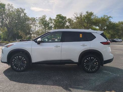 Certified 2025 Nissan Rogue SL w/ Tech Package AWD/4WD image 7