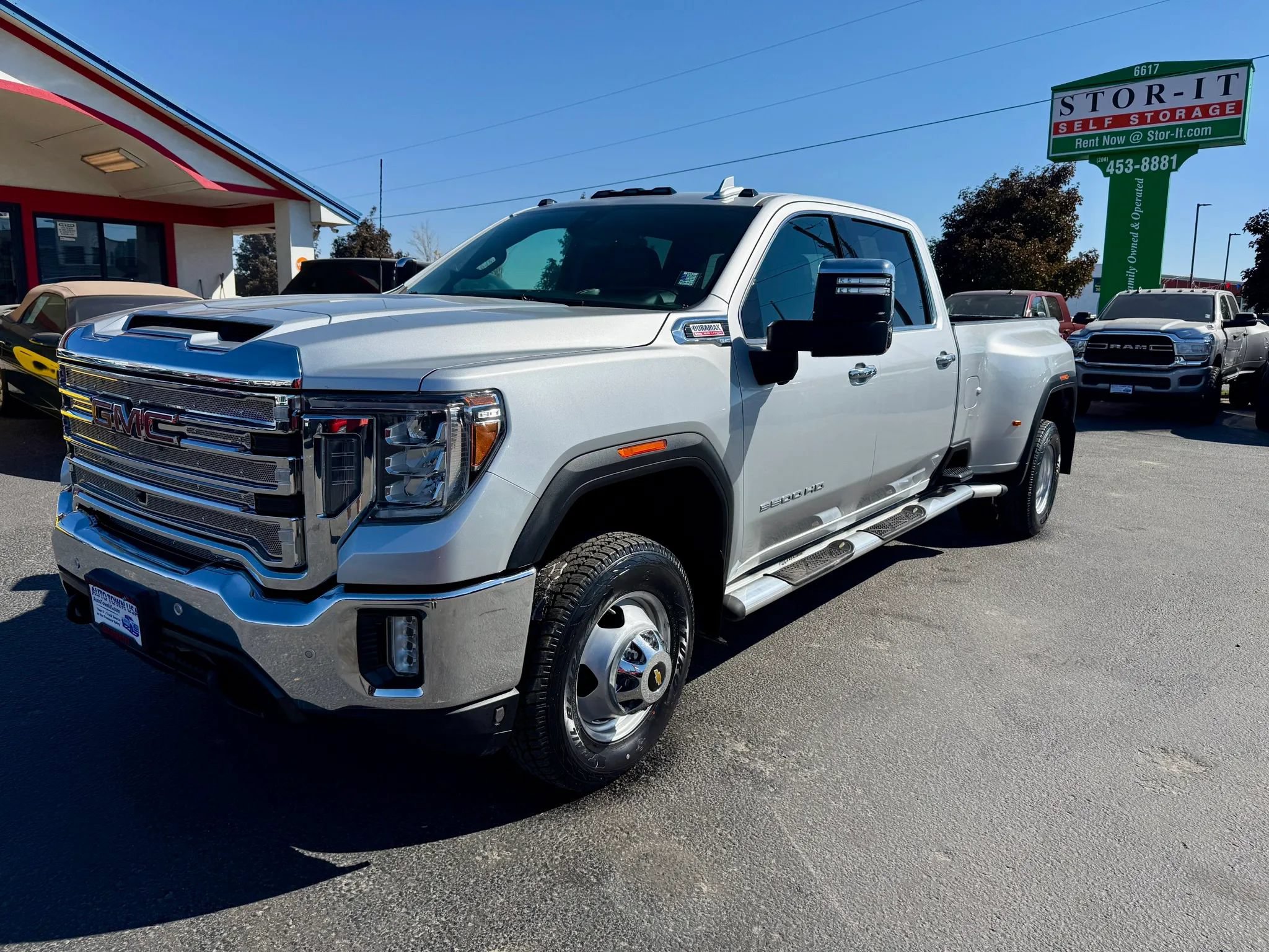 Used 2020 GMC Sierra 3500 SLT w/ Technology Package AWD/4WD image 1