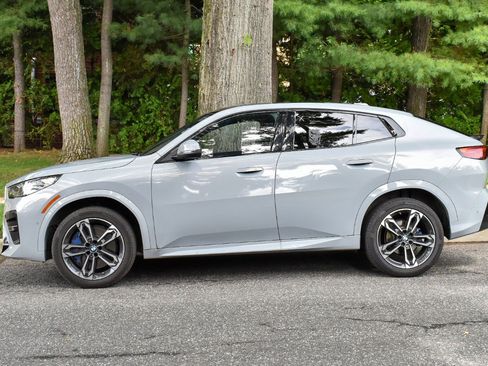 Used 2026 BMW X2 xDrive28i AWD/4WD image 3