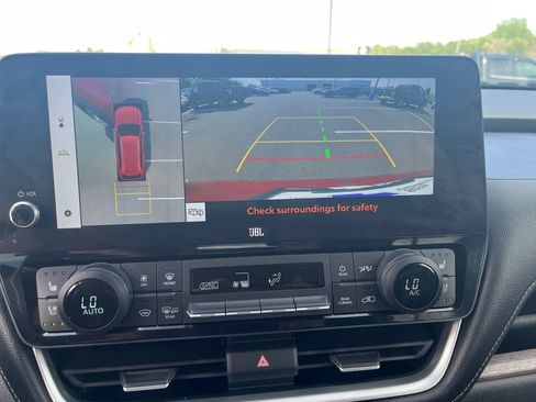 Used 2024 Toyota Grand Highlander AWD image 21