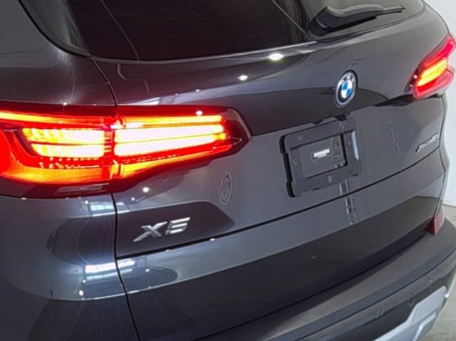 Used 2022 BMW X5 xDrive45e w/ Luxury Seating Package AWD/4WD image 16