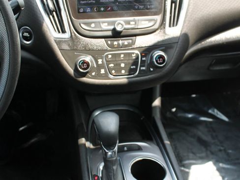 Used 2021 Chevrolet Malibu LT FWD image 29