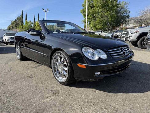 Used 2005 Mercedes-Benz CLK 320 Cabriolet image 1