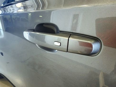 Used 2023 Chevrolet Traverse RS AWD/4WD image 16