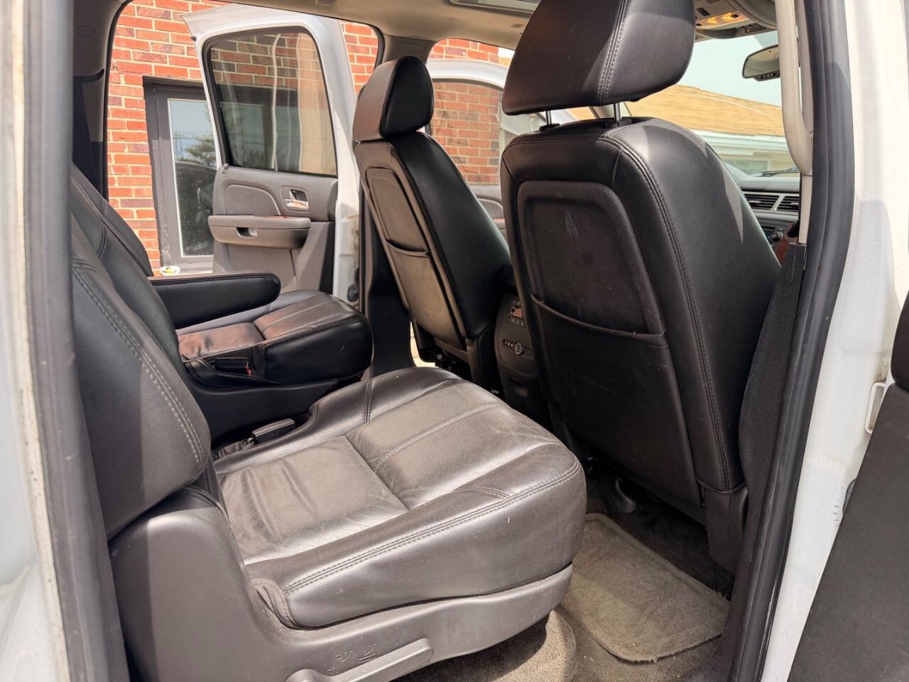 Used 2007 Chevrolet Suburban LT w/ LT Preferred Equipment Group AWD/4WD image 19