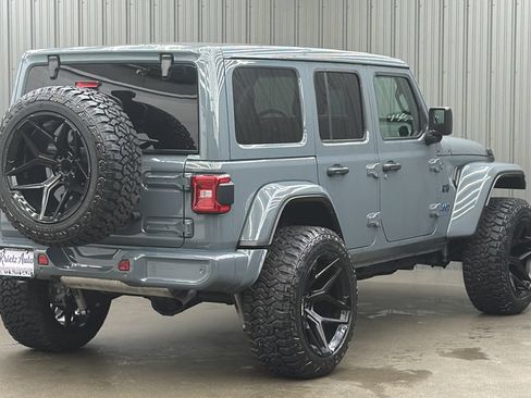 Used 2025 Jeep Wrangler Unlimited Sahara w/ Safety Group AWD/4WD image 5
