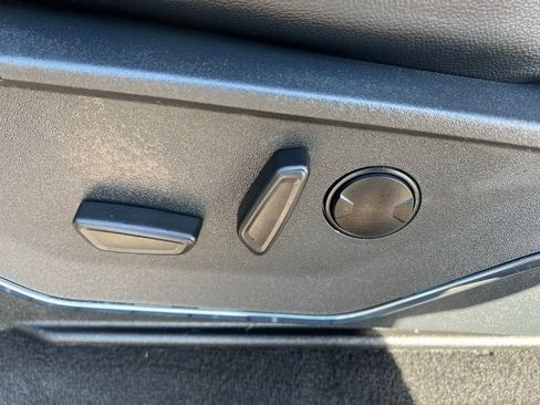 Used 2023 Ford F250 Lariat w/ Chrome Package image 30