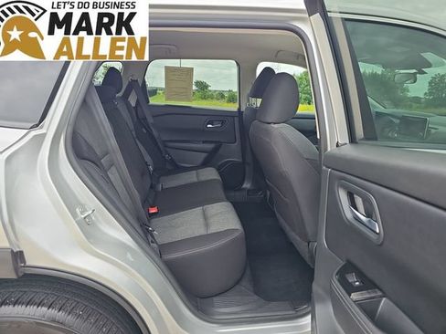 Used 2025 Nissan Rogue SV FWD image 26