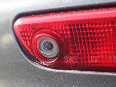 Used 2015 Chrysler 300 C w/ Light Group image 31