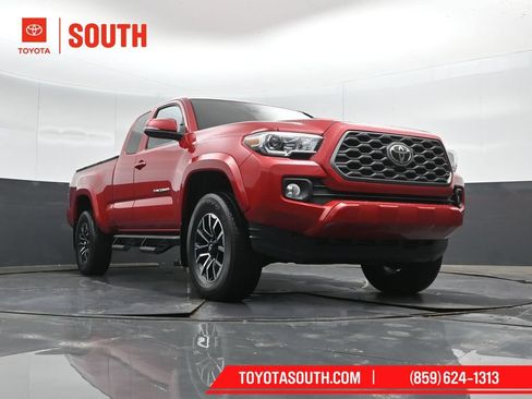 Used 2022 Toyota Tacoma TRD Sport AWD/4WD image 36