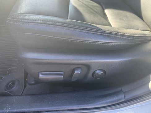 Used 2018 Toyota Avalon XLE Premium image 9