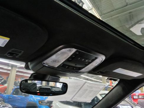 Used 2019 Jeep Grand Cherokee SRT image 24