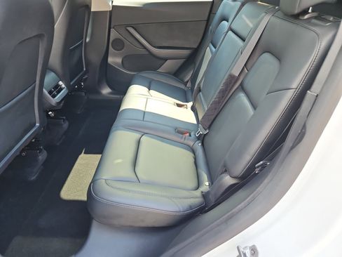 Used 2022 Tesla Model Y Long Range AWD/4WD image 14