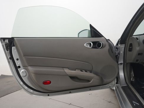 Used 2006 Nissan 350Z Touring RWD image 15