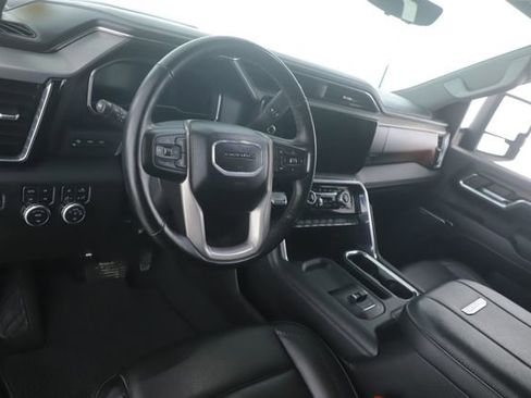 Used 2024 GMC Sierra 2500 Denali w/ Denali Reserve Package AWD/4WD image 18