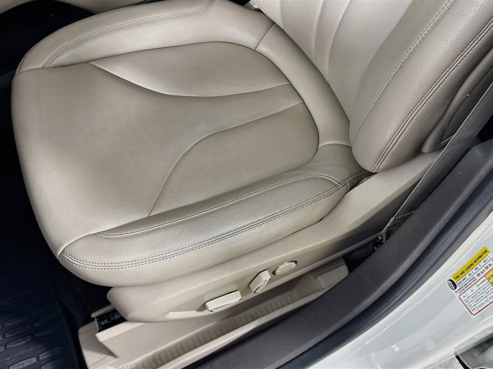 Used 2022 Lincoln Nautilus FWD w/ Premium Package image 20
