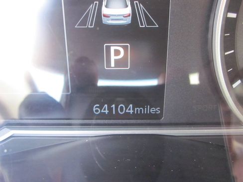 Used 2021 Nissan Versa SV FWD image 19