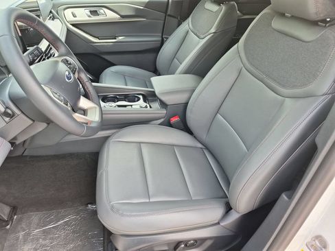 New 2026 Ford Explorer Active w/ Active Comfort Package AWD/4WD image 16