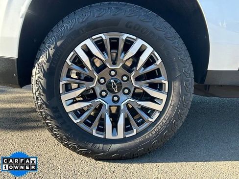 Used 2025 Chevrolet Suburban Z71 AWD/4WD image 10