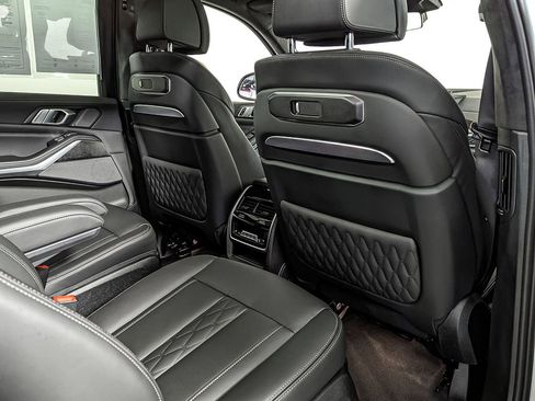 Certified 2025 BMW X7 M60i image 50