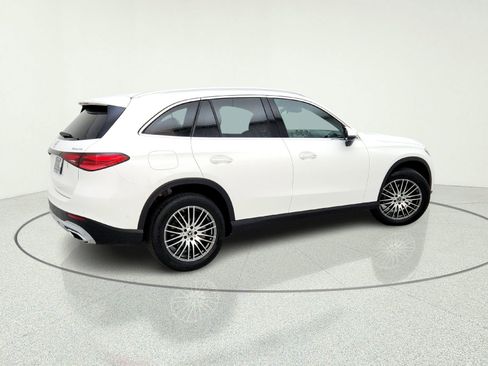 Certified 2025 Mercedes-Benz GLC 300 4MATIC image 8