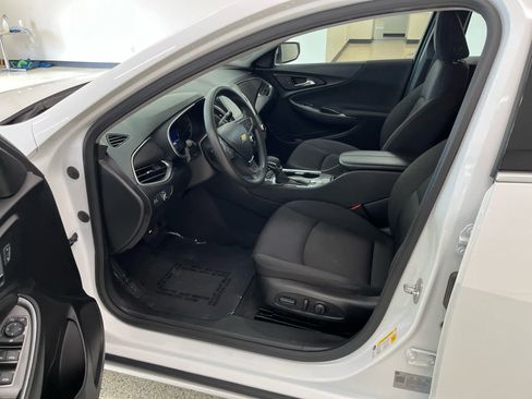 Used 2024 Chevrolet Malibu LT image 18
