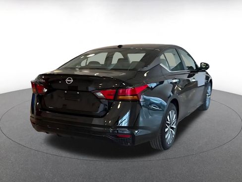 Used 2025 Nissan Altima 2.5 SV image 14