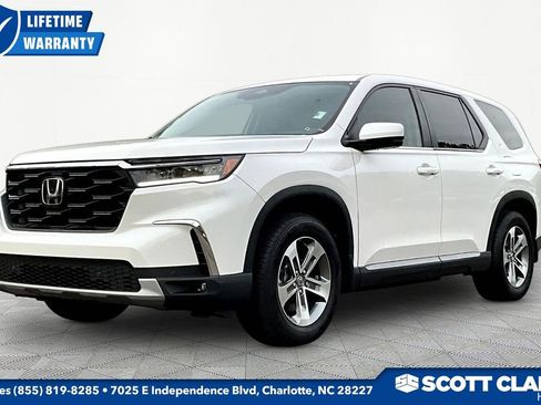 Used 2025 Honda Pilot EX-L image 3