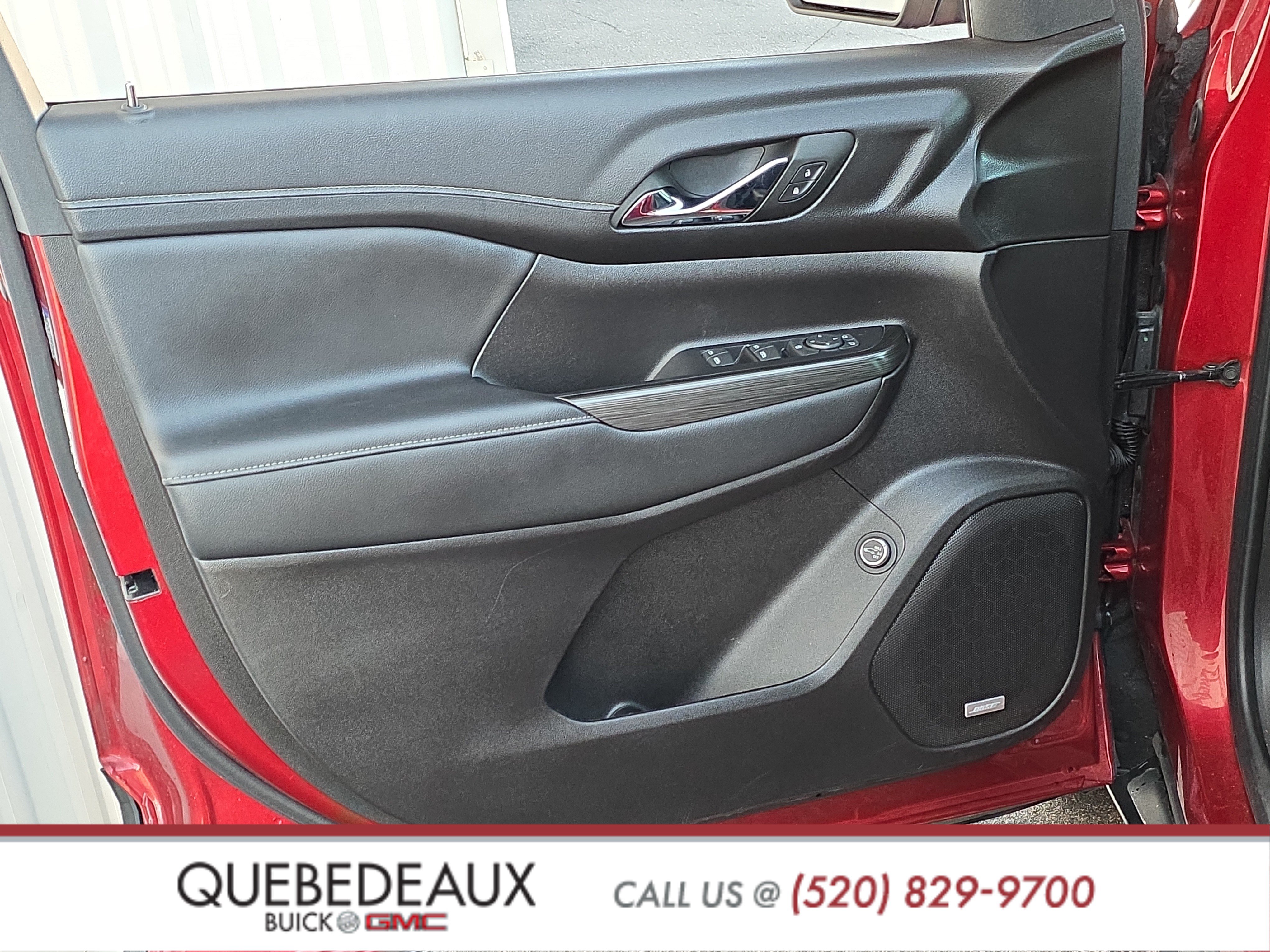 Used 2023 GMC Acadia SLT FWD image 9