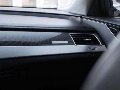 Used 2013 Audi S8 4.0T image 15