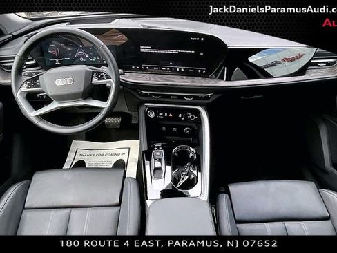 Used 2025 Audi Q5 Premium Plus w/ Premium Plus image 13