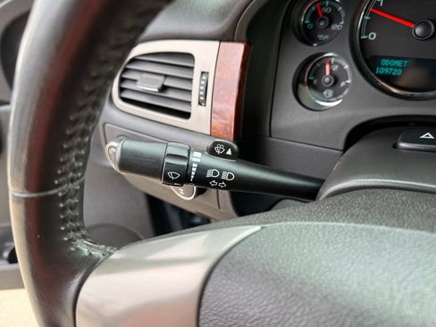 Used 2010 GMC Sierra 2500 SLT w/ SLT Convenience Package image 23