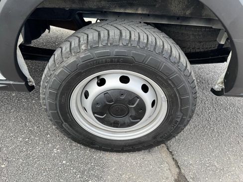 Used 2019 Ford Transit 250 130 Low Roof image 8