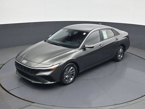 Certified 2024 Hyundai Elantra SEL FWD image 14