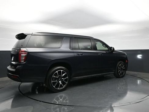 Used 2023 Chevrolet Suburban RST RWD image 7