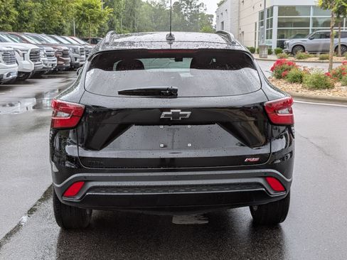 Used 2025 Chevrolet Trax RS w/ Driver Confidence Package FWD image 4