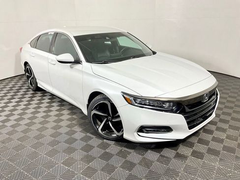 Used 2018 Honda Accord Sport image 4
