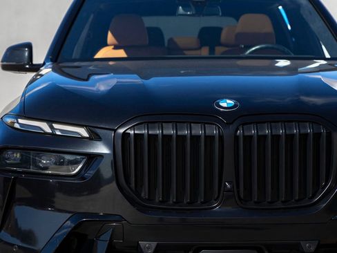 Certified 2024 BMW X7 xDrive40i w/ M Sport Package image 9