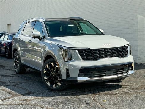 Certified 2024 Kia Sorento SX image 3