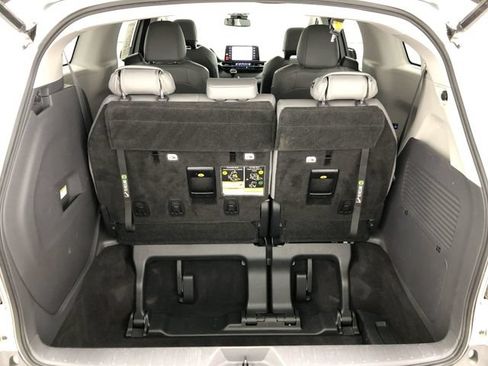 Used 2021 Toyota Sienna XLE AWD/4WD image 24