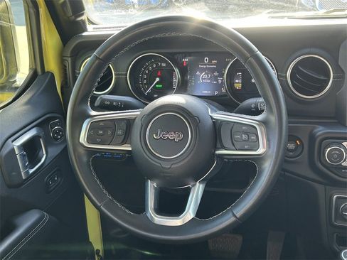 Used 2022 Jeep Wrangler Unlimited Sahara image 42