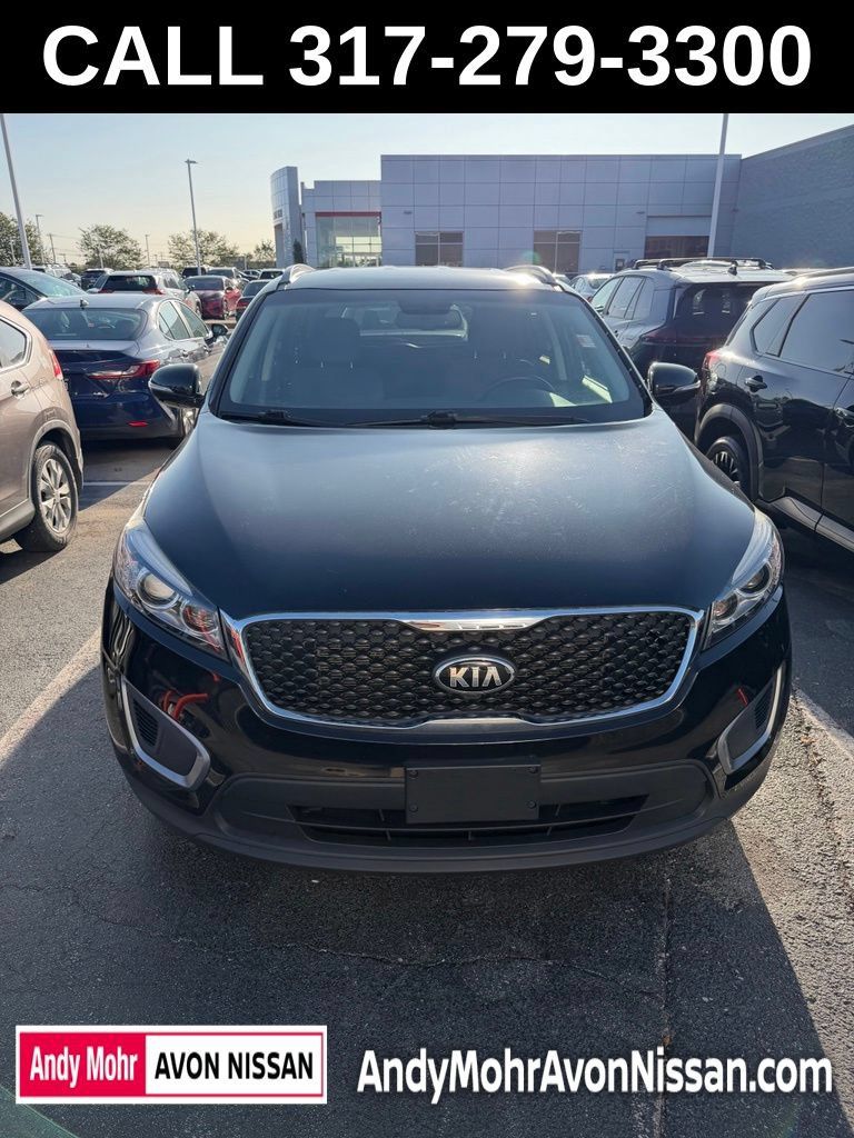 Used 2017 Kia Sorento FWD w/ LX Convenience Package image 2