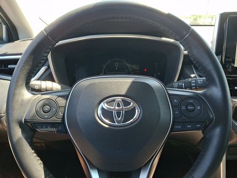 Used 2024 Toyota Corolla Cross XLE FWD image 18