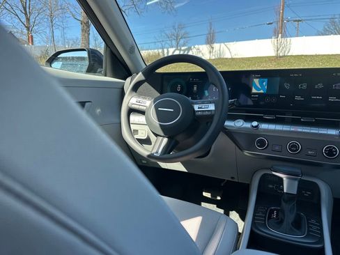 Used 2026 Hyundai Kona SE AWD/4WD image 16