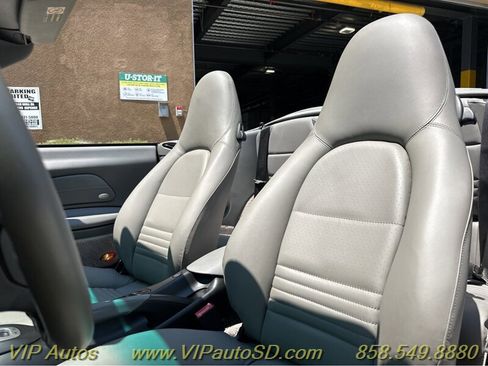 Used 2001 Porsche 911 Carrera 4 image 8