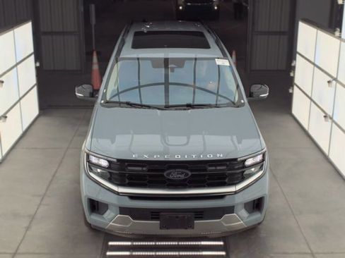Used 2025 Ford Expedition Max Platinum w/ Driver's Package AWD/4WD image 13