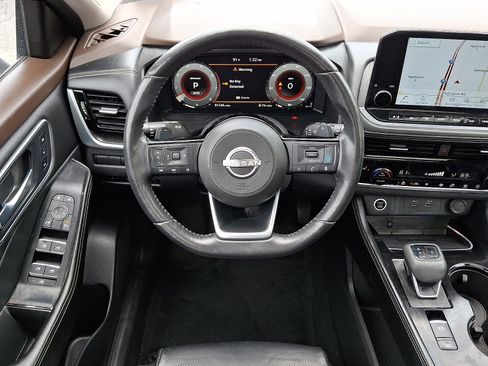 Used 2023 Nissan Rogue Platinum AWD/4WD image 11