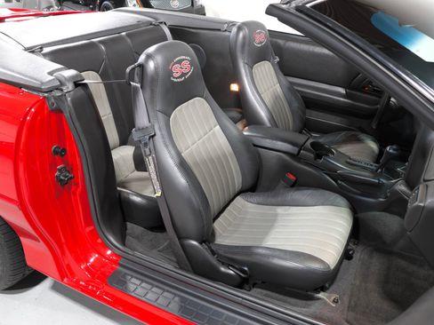 Used 2002 Chevrolet Camaro Z28 w/ SS Performance/Appearance Pkg image 4