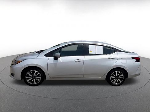 Used 2025 Nissan Versa SV FWD image 8